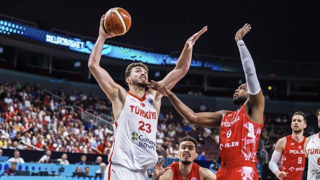 决赛中对阵, 战报 决赛中对阵, 战报